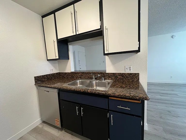 3730 S Sepulveda Blvd — Photo 9