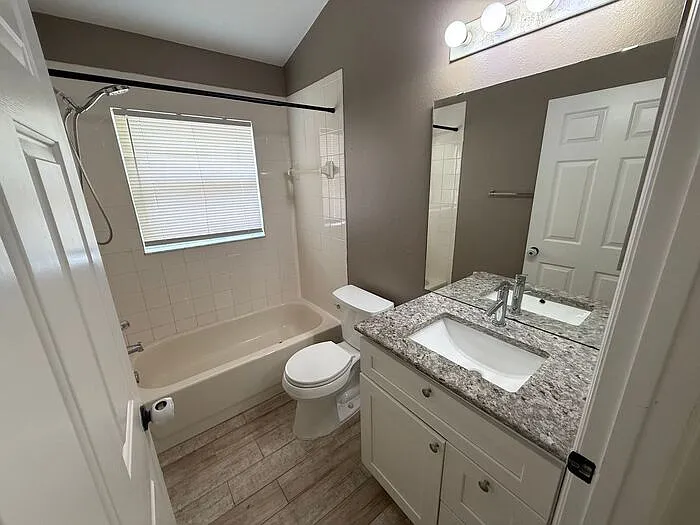 1221 Singleton Cir — Photo 11