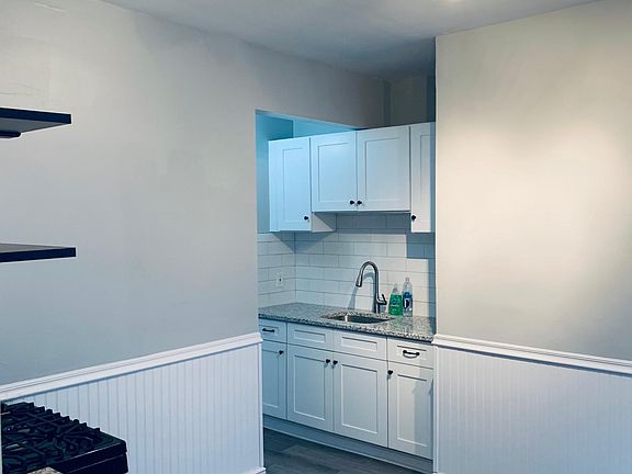 3rd image of 1618 Lakewood Ave #2