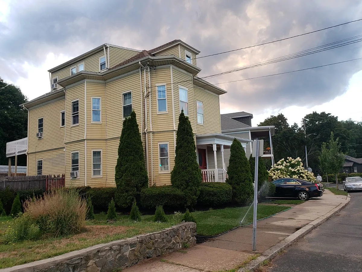 Building Photo - 190 Loring Ave #2
