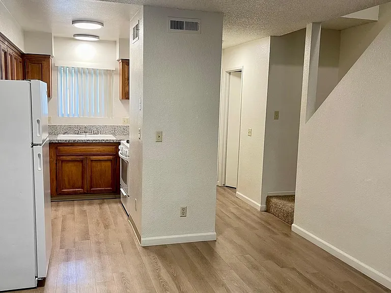 Sunridge Townhomes — Photo 45