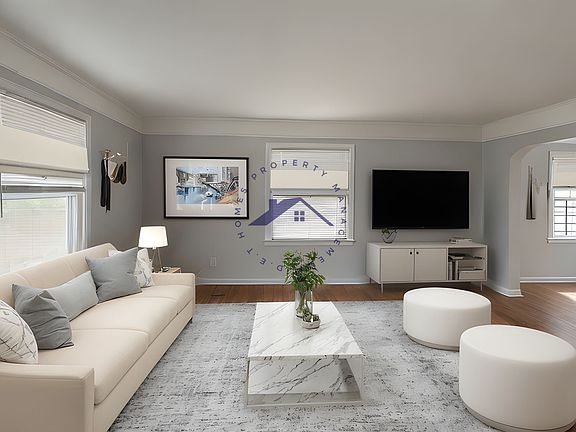 4th image of 17500 2nd Ave #17536