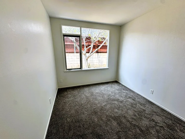 2441 Helena St — Photo 18