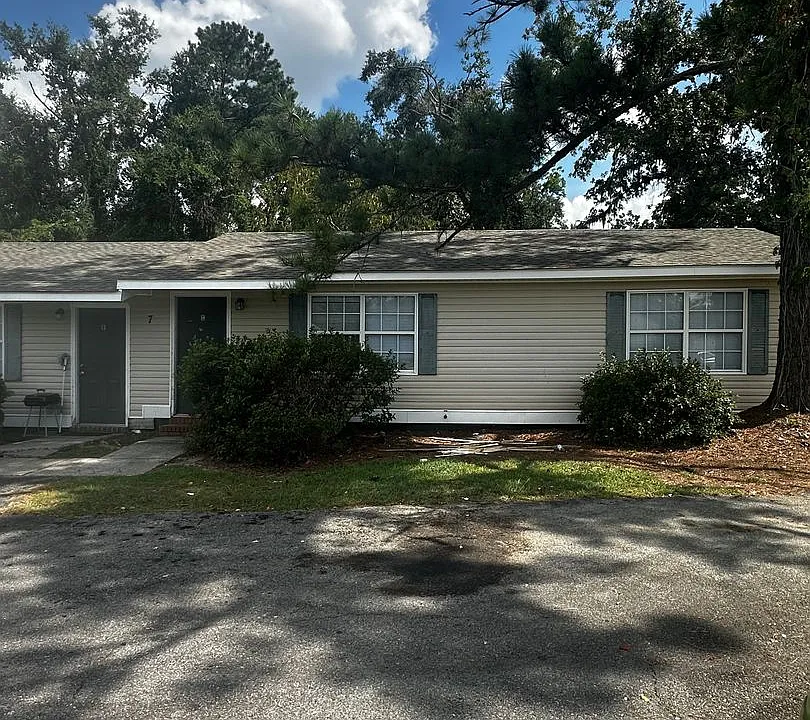 7 Shanna Cir #C