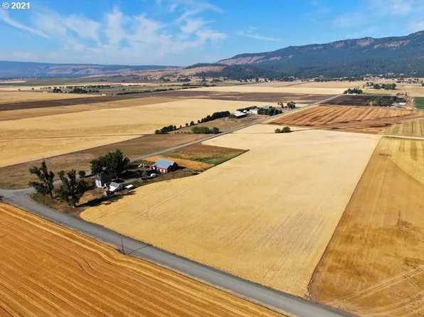 (undisclosed Address), La Grande, OR 97850