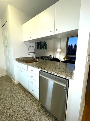 Rented by East Hampton Capital  | media 8