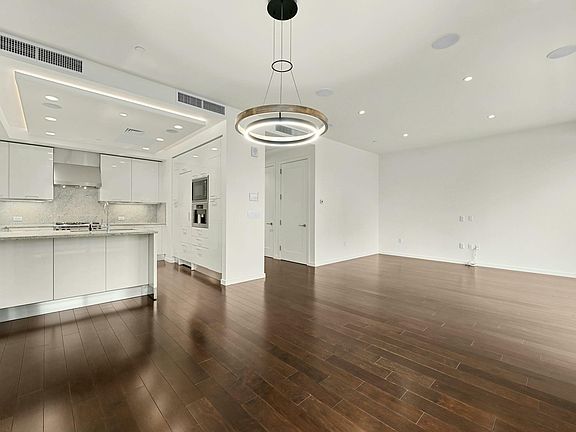 4th image of 200 S Congress Ave #24B