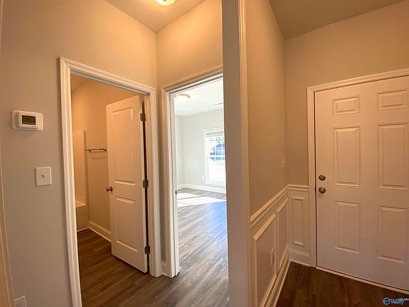 2nd image of 4127 Rockland Cir SE
