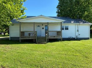 112 E 2nd Ave, Hohenwald, TN 38462