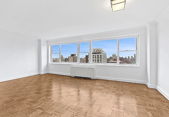 4th image of 215 E 68th St APT 33I