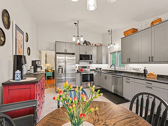 3rd image of 1472 Arden View Dr