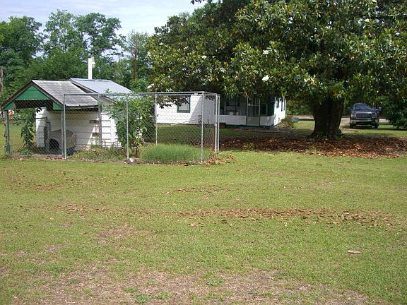 3rd image of 295 Cathy Dr