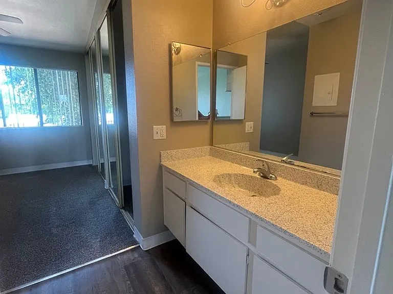 Park Yale Senior Apartments — Photo 15