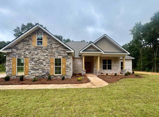 1009 Lucia Dr, Byron, GA 31008