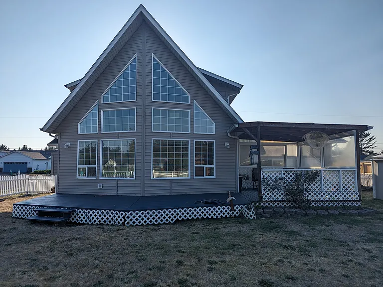 354 Canal Dr NE — Photo 25