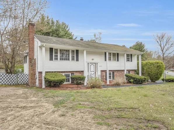 17 Salem St, Wilmington, MA 01887