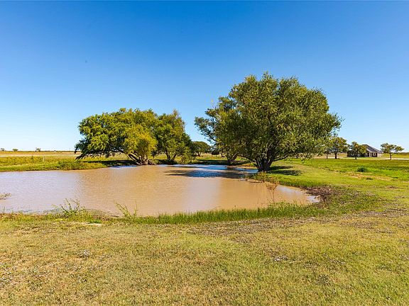 5th image of 3530 Southmayd Rd