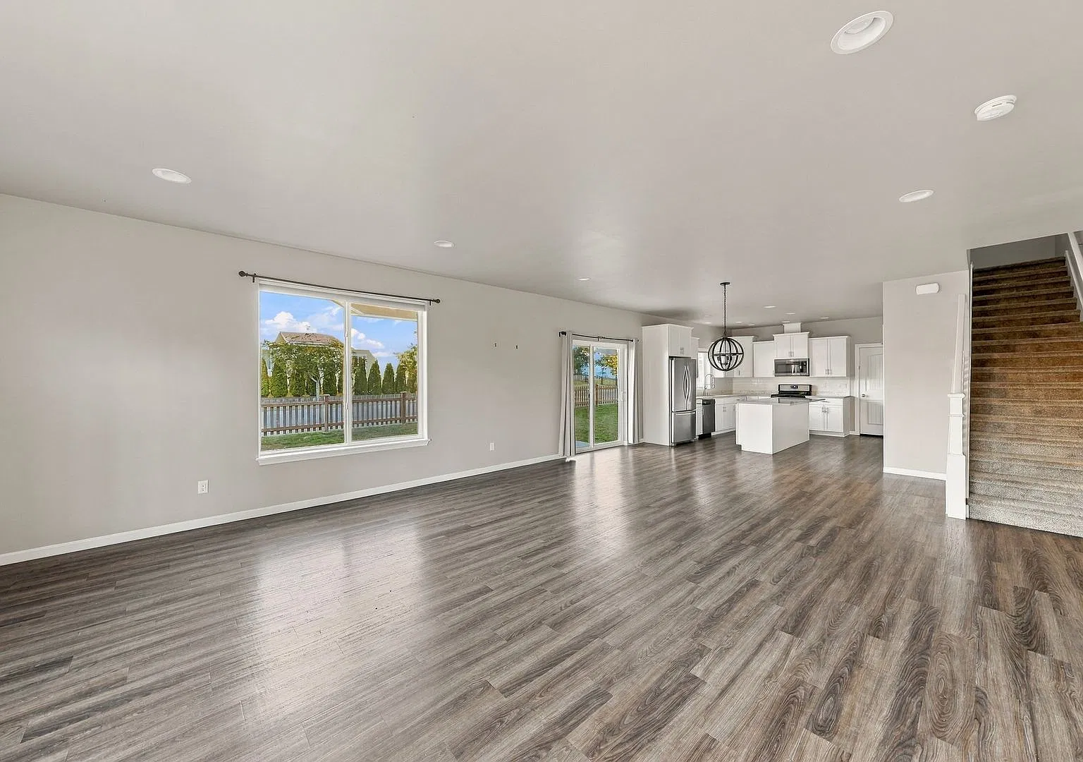 4 Bed 2.5 Bath - Excellent Condition - Hillcrest - Pet Friendly - NAS Whidbey — Photo 2