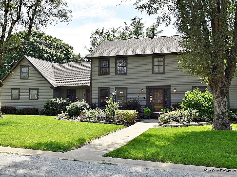 1st image of 295 N Kingsway Dr
