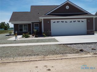 8 Yellowstone Ln, Delta, OH 43515