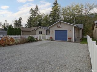 667 Cain Lake Rd, Sedro Woolley, WA 98284