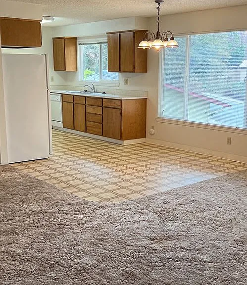 7039-1t - 2187 & 2189 NW North Hill Drive — Photo 7