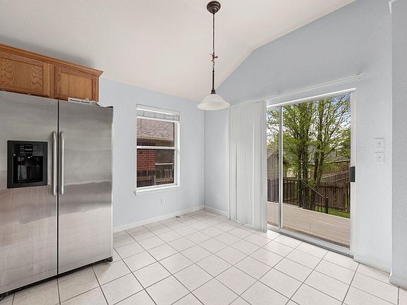 5th image of 1604 Bush Coat Ln