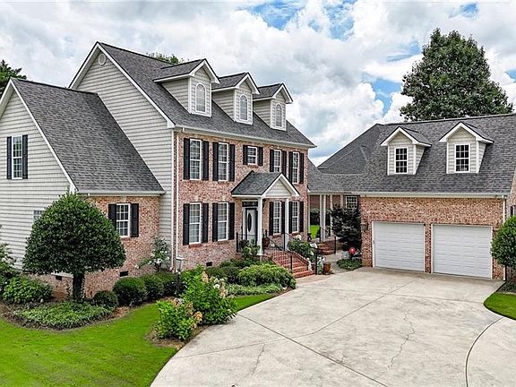 2nd image of 325 Highland Pointe Dr
