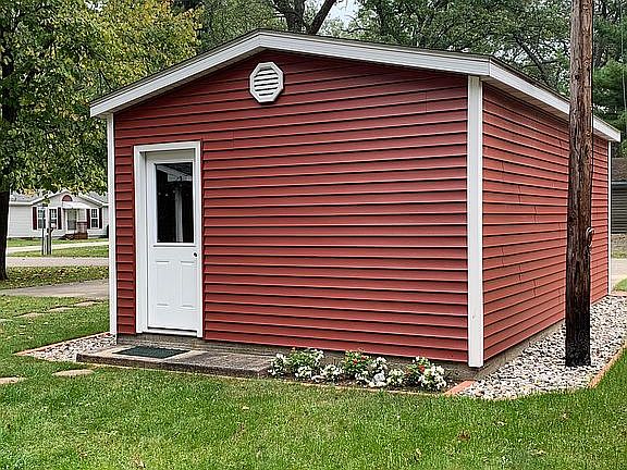 5th image of 3771 Saginaw St