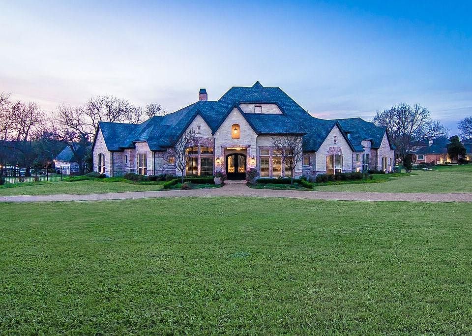 1st image of 651 Oakmont Ct
