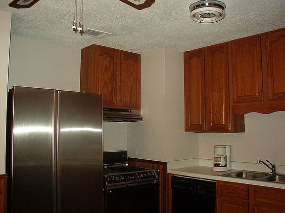 3rd image of 2933 Penwood Dr