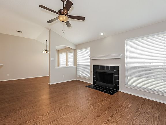 3rd image of 665 Beatty Dr