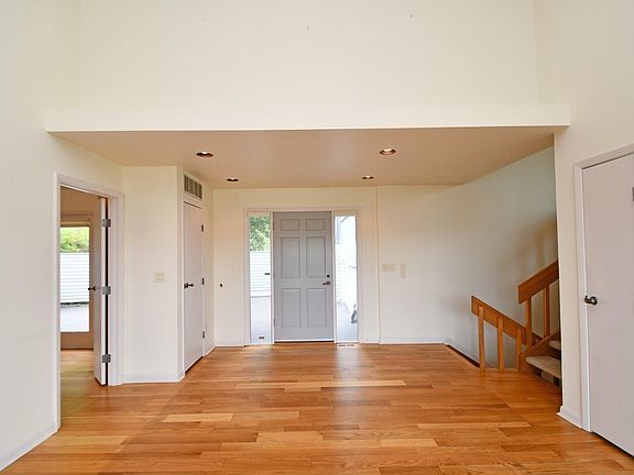 2nd image of 973 Hill St