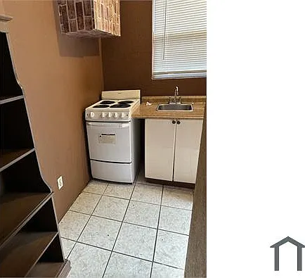 1171 Iroquis Ave — Photo 9