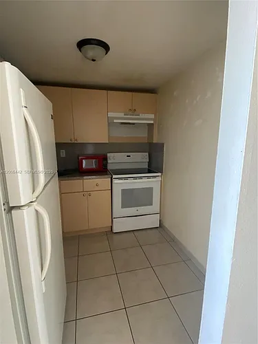 606 W 81st St Photo 1