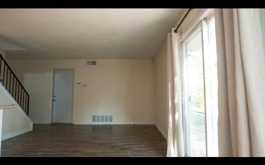 3 bed, 1338 sqft, $1,000 — Photo 1