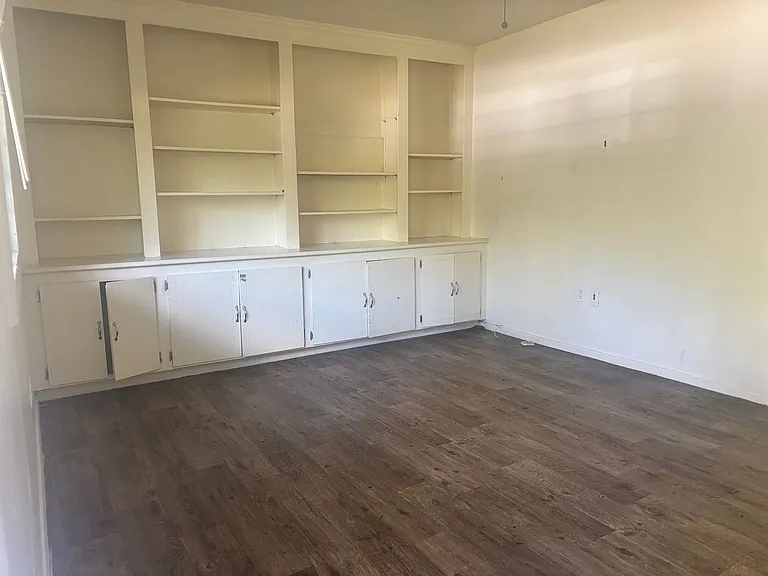 2740 Teresa Dr — Photo 2