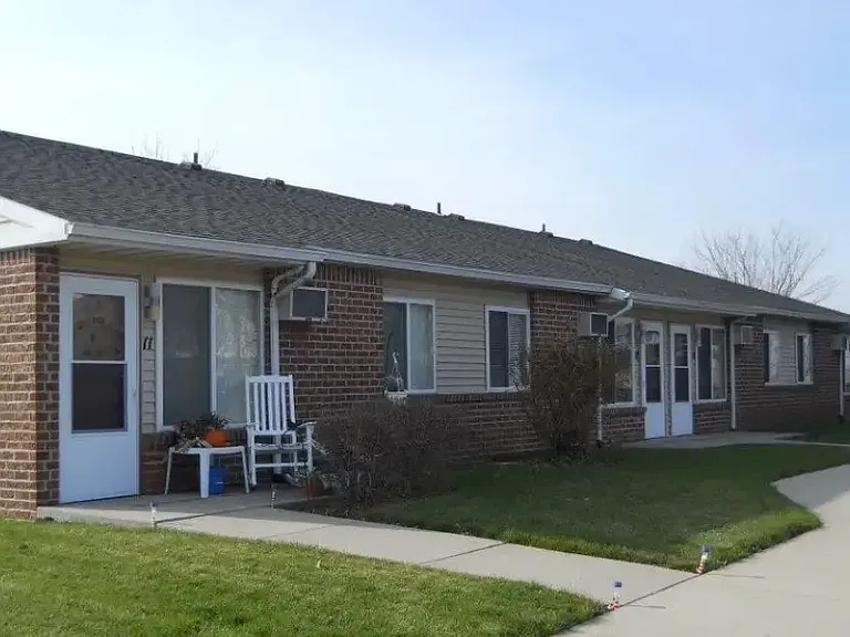 419 N Holly Dr — Photo 4