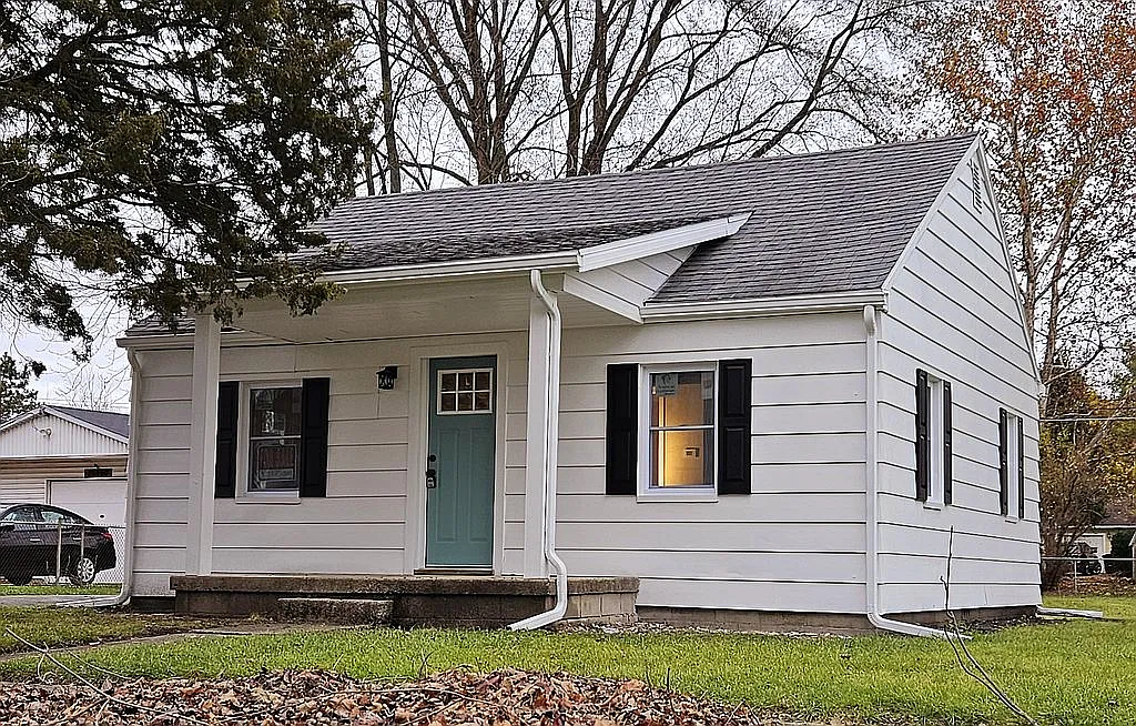 13310 Silver St photo 1