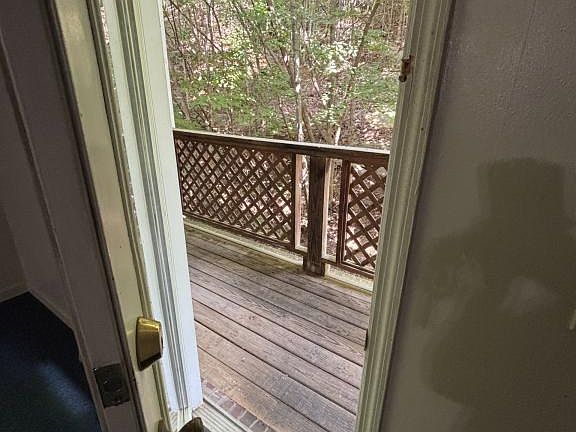 5th image of 305 Farside Dr APT 8