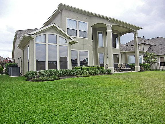 Walls Of Windows Offer Spectacular Views Of The Lake * New Roof & Exterior Paint 2012