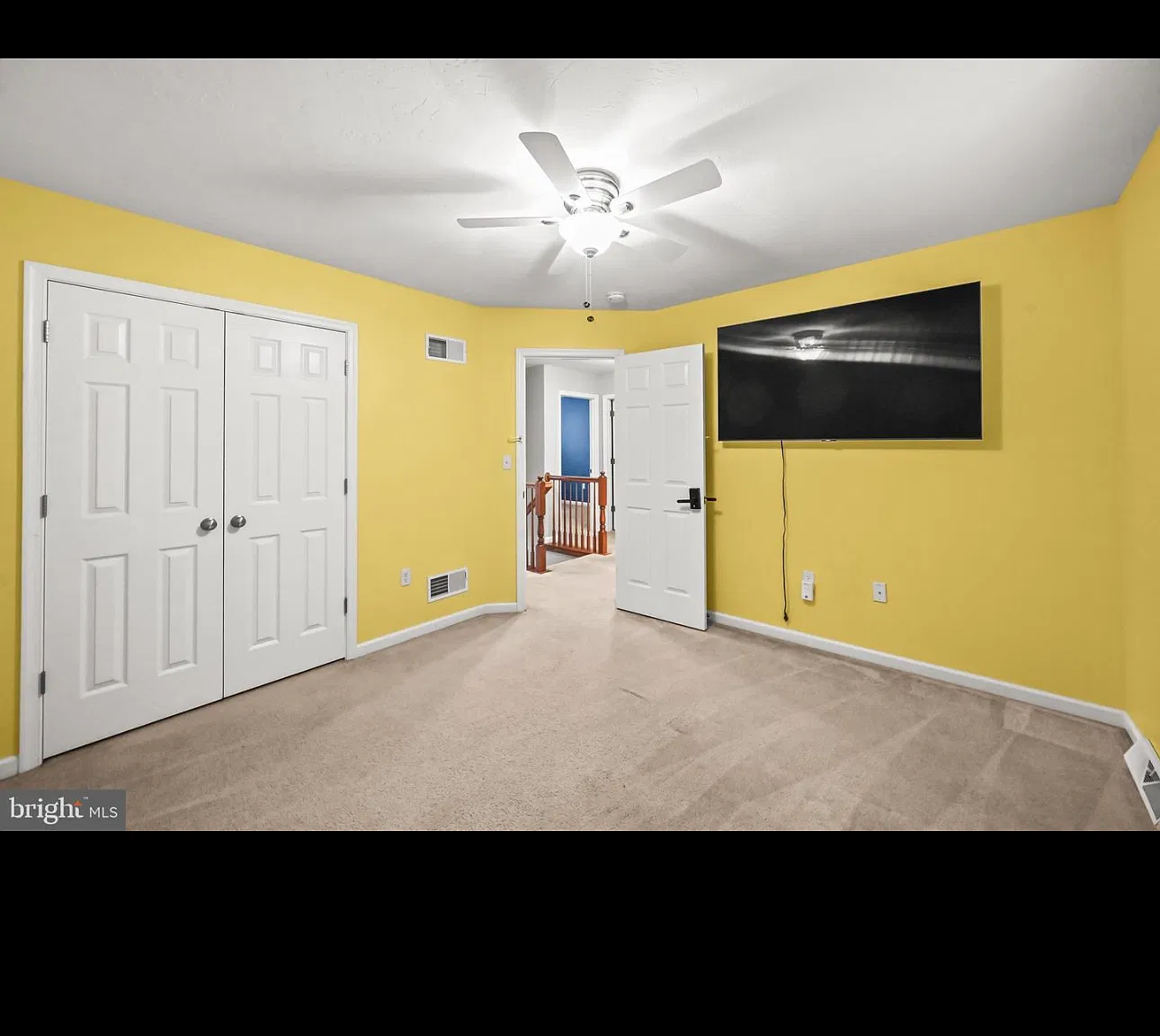 4 bed, 2.5 bath, 2246 sqft, $3,000 — Photo 2