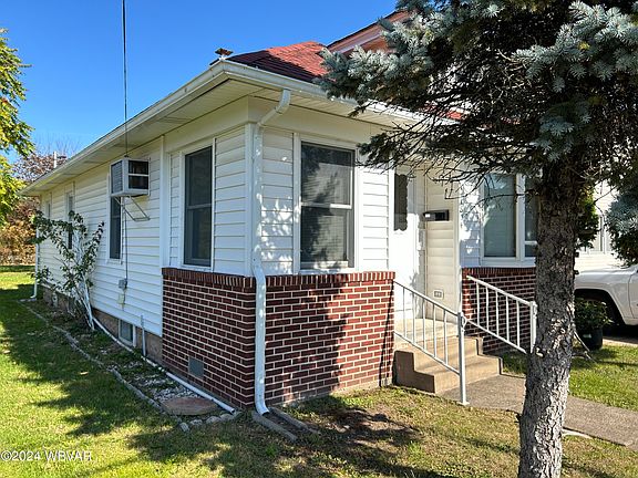 3rd image of 1834 Vesta Ave