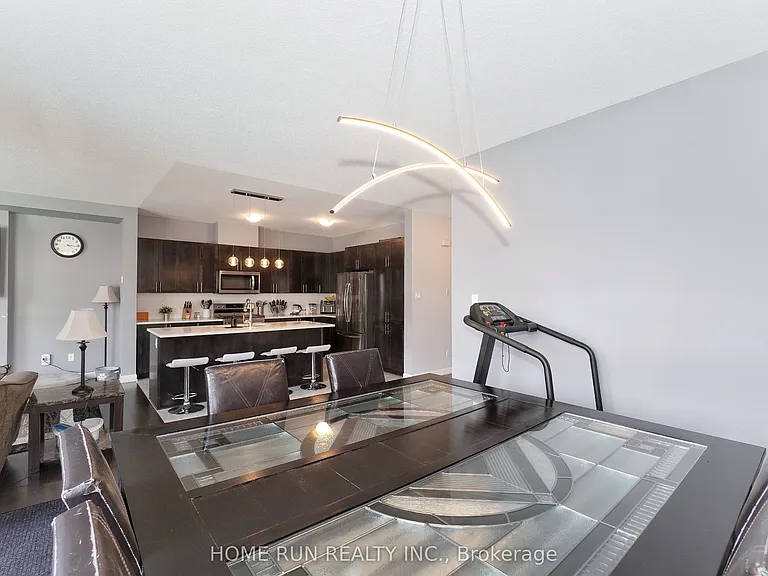 282 Nelson St E — Photo 18