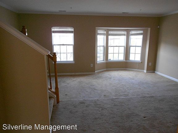 4th image of 113 Pinecove Ct