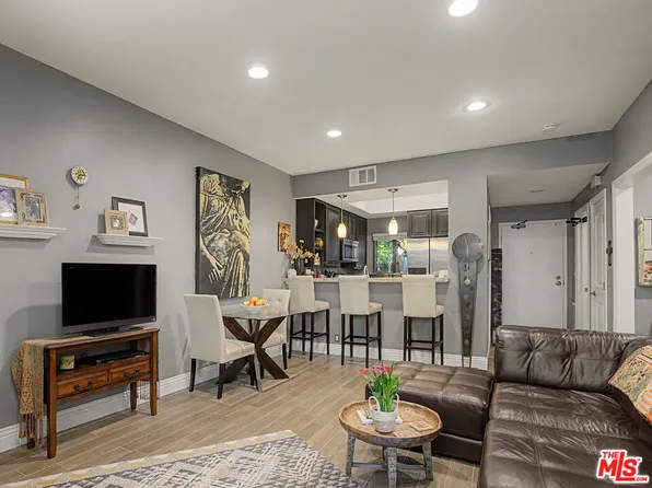 8675 Falmouth Ave APT 110, Playa Del Rey, CA 90293