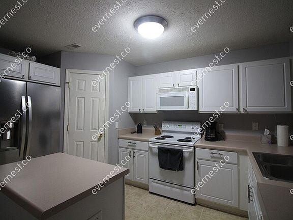 3rd image of 610 Flintlock Ct