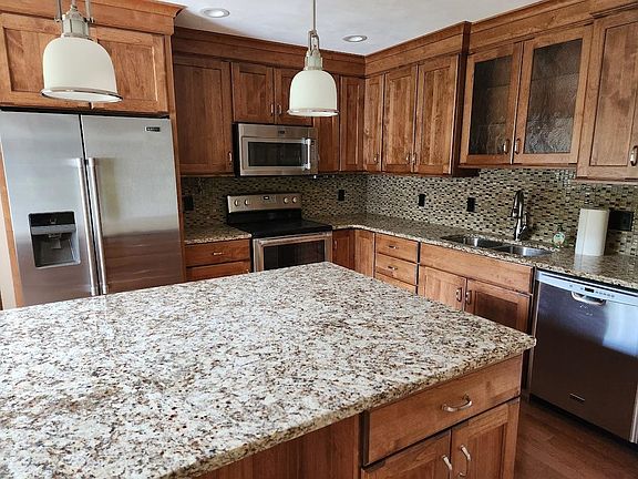 5th image of 343 S Lexington Dr