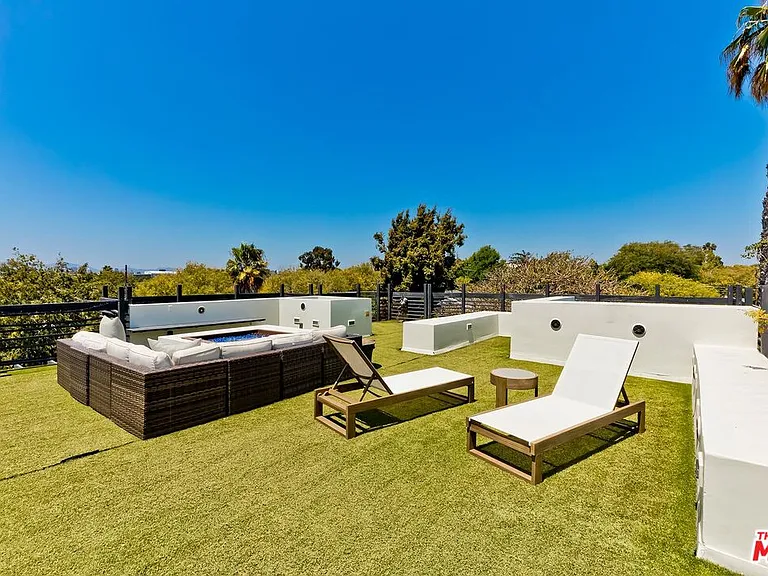 3256 Cabrillo Blvd — Photo 23