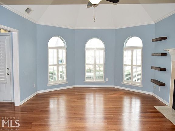 3rd image of 254 Turnbridge Cir